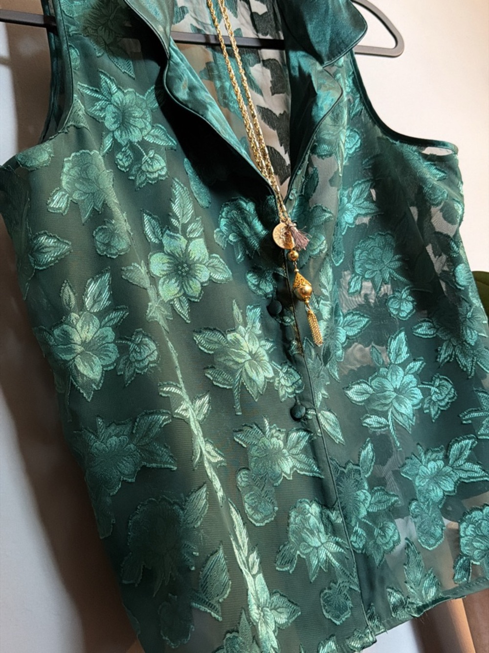 Secret Treasures Sheer Floral Sleeveless Blouse in Emerald